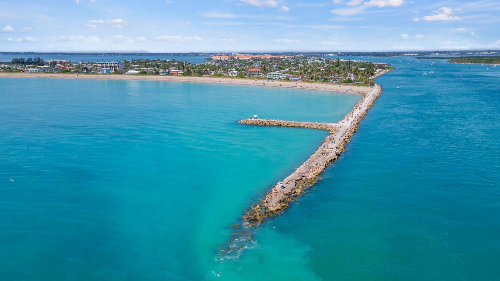 Partial Ocean View Hotel Room- King Bed #1 Fort Pierce Exterior foto