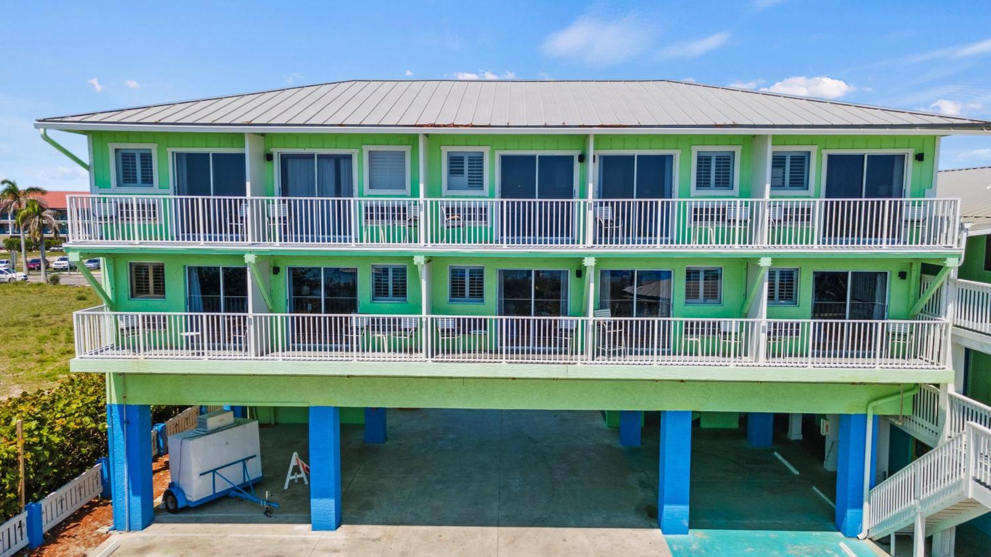 Partial Ocean View Hotel Room- King Bed #1 Fort Pierce Exterior foto